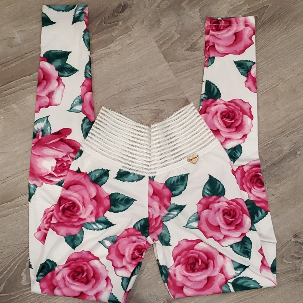 Cute booty lounge floral leggings
